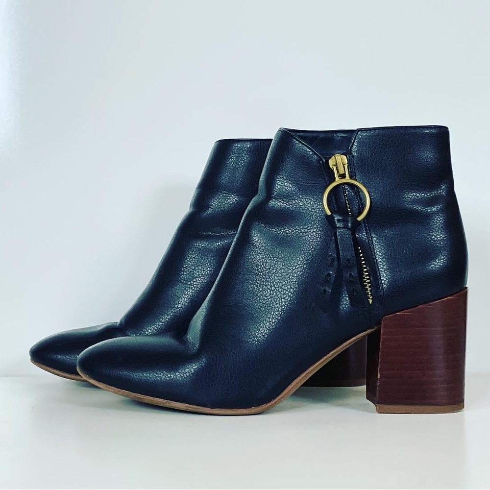 Franco Sarto Callahan Bootie Size 8